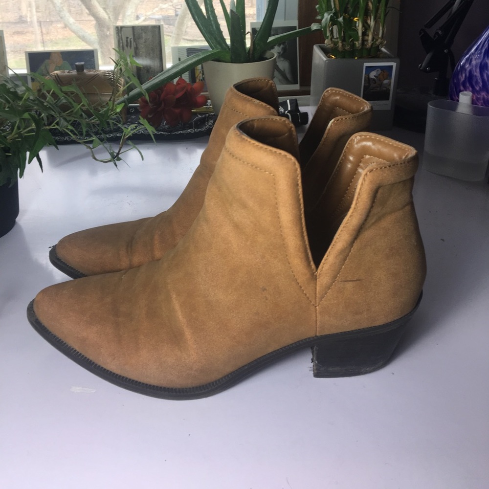 American Eagle Chelsea Boots